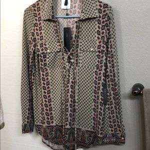 BNWT-BCBG Max Azria printed Blouse-sz Sm